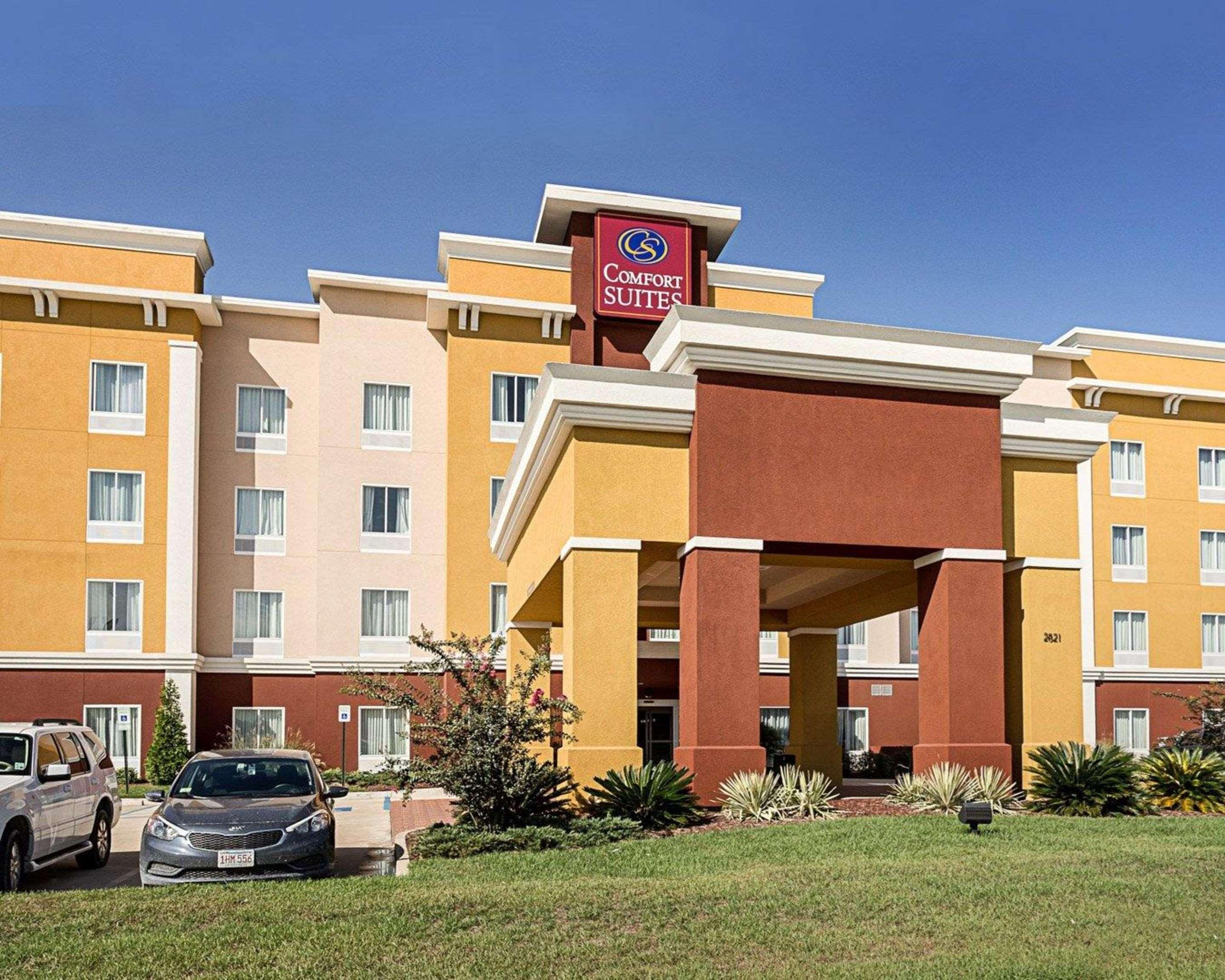 Comfort Suites Near Tanger Outlet Mall Gonzales Extérieur photo